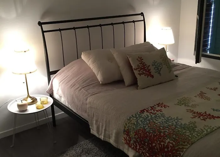 Beautiful Ground Floor 2 Bedroom Apartment *